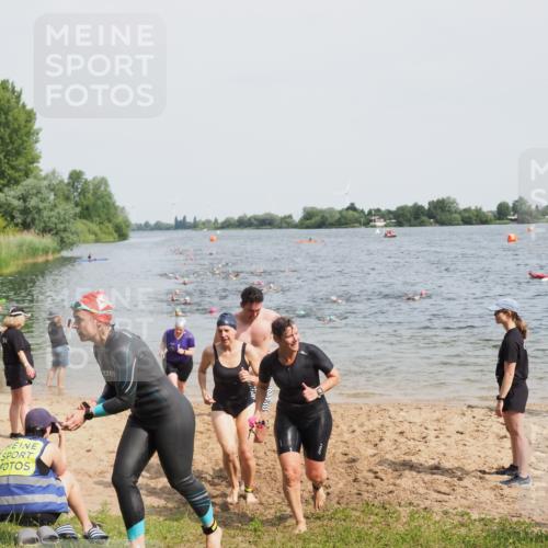 21.06.2025 - 27. Vierlanden-Triathlon MichiJ http://msf.ph/oto/8015434 15.06.2026 10:16:30 Schwimmen 477, 487, 491, 494, 499, 526, 549, 574, 614, 634 meine-sportfotos.de
