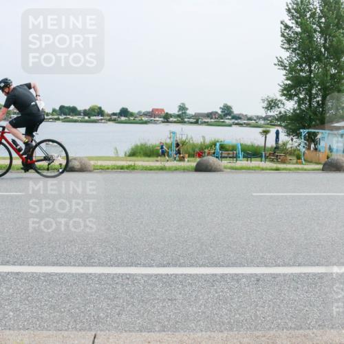 21.06.2025 - 27. Vierlanden-Triathlon H.Heesch http://msf.ph/oto/8015443 15.06.2025 11:54:11 Radfahren 684 meine-sportfotos.de