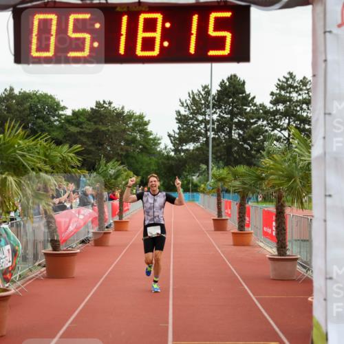 15.06.2025 - 7 Türme Triathlon Michael Strokosch http://msf.ph/oto/8015446 15.06.2025 15:18:15 Ziel 305 meine-sportfotos.de