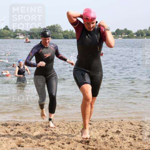15.06.2025 - 27. Vierlanden-Triathlon Lena Gebhardt http://msf.ph/oto/8015477 15.06.2025 10:15:00 Schwimmen 476, 480, 521, 525, 528, 570, 587, 592, 593, 597, 605, 635, 1397 meine-sportfotos.de