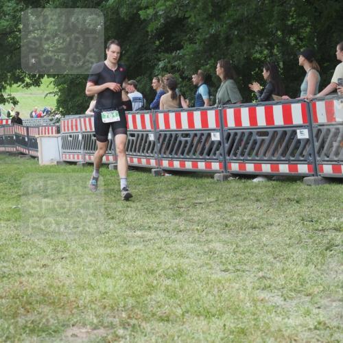 21.06.2025 - 27. Vierlanden-Triathlon KatJ http://msf.ph/oto/8015487 15.06.2025 13:13:23 Ziel 723, 761, 778 meine-sportfotos.de