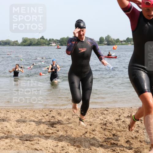 15.06.2025 - 27. Vierlanden-Triathlon Lena Gebhardt http://msf.ph/oto/8015488 15.06.2025 10:15:01 Schwimmen 476, 480, 521, 525, 528, 570, 587, 592, 593, 597, 605, 635, 1397 meine-sportfotos.de