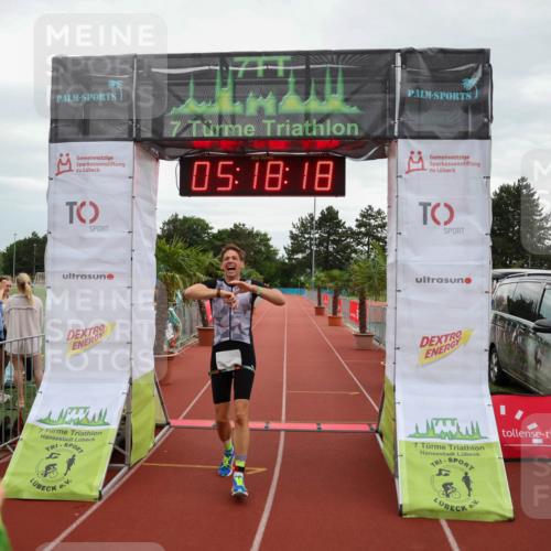 15.06.2025 - 7 Türme Triathlon Michael Strokosch http://msf.ph/oto/8015492 15.06.2025 15:18:17 Ziel 305 meine-sportfotos.de
