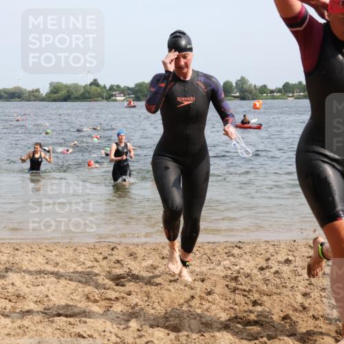 15.06.2025 - 27. Vierlanden-Triathlon Lena Gebhardt http://msf.ph/oto/8015496 15.06.2025 10:15:01 Schwimmen 476, 480, 521, 525, 528, 570, 587, 592, 593, 597, 605, 635, 1397 meine-sportfotos.de
