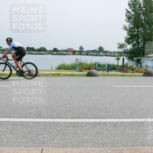 21.06.2025 - 27. Vierlanden-Triathlon H.Heesch http://msf.ph/oto/8015506 15.06.2025 11:54:22 Radfahren 726, 753, 816 meine-sportfotos.de