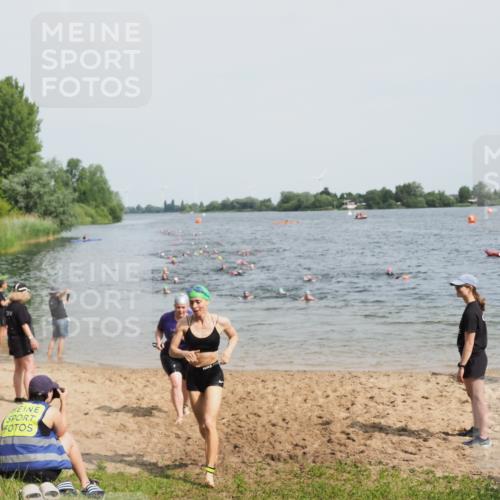 21.06.2025 - 27. Vierlanden-Triathlon MichiJ http://msf.ph/oto/8015517 15.06.2026 10:16:32 Schwimmen 487, 491, 499, 526, 549, 574, 614, 634 meine-sportfotos.de