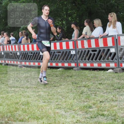 21.06.2025 - 27. Vierlanden-Triathlon KatJ http://msf.ph/oto/8015528 15.06.2025 13:13:24 Ziel 723, 761, 778 meine-sportfotos.de