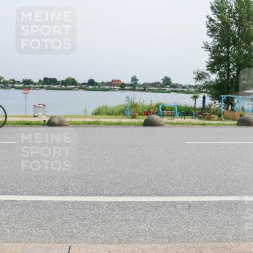 21.06.2025 - 27. Vierlanden-Triathlon H.Heesch http://msf.ph/oto/8015541 15.06.2025 11:54:29 Radfahren 726, 816, 860 meine-sportfotos.de