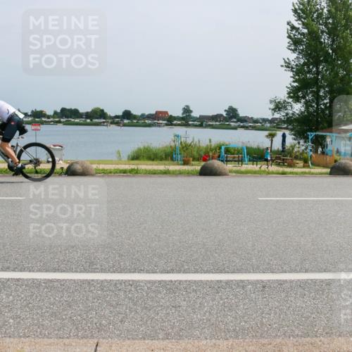 21.06.2025 - 27. Vierlanden-Triathlon H.Heesch http://msf.ph/oto/8015557 15.06.2025 11:54:56 Radfahren 846 meine-sportfotos.de