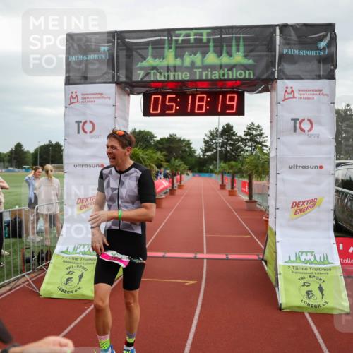 15.06.2025 - 7 Türme Triathlon Michael Strokosch http://msf.ph/oto/8015560 15.06.2025 15:18:19 Ziel 305 meine-sportfotos.de