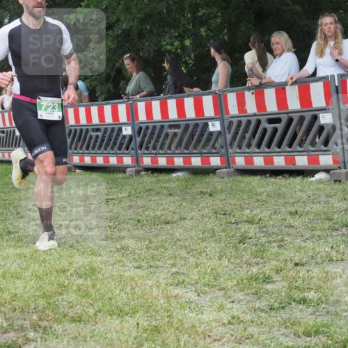 21.06.2025 - 27. Vierlanden-Triathlon KatJ http://msf.ph/oto/8015561 15.06.2025 13:13:26 Ziel 723, 761, 778 meine-sportfotos.de