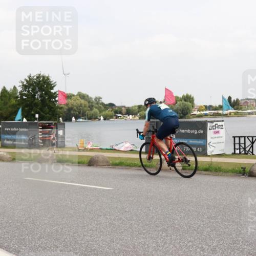 21.06.2025 - 27. Vierlanden-Triathlon H.Heesch http://msf.ph/oto/8015564 15.06.2025 12:03:42 Radfahren 203, 911, 917, 933 meine-sportfotos.de