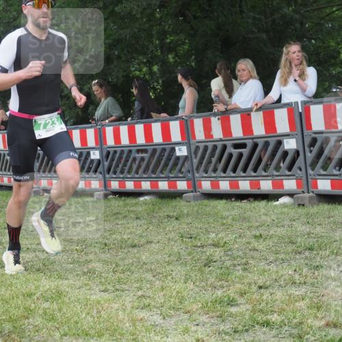 21.06.2025 - 27. Vierlanden-Triathlon KatJ http://msf.ph/oto/8015574 15.06.2025 13:13:26 Ziel 723, 761, 778 meine-sportfotos.de
