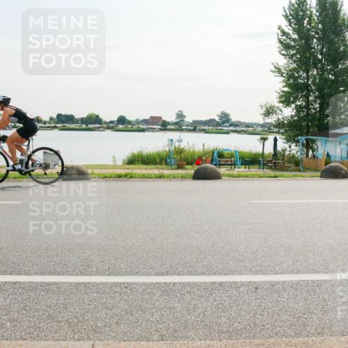 15.06.2025 - 27. Vierlanden-Triathlon H.Heesch http://msf.ph/oto/8015594 15.06.2025 09:10:02 Radfahren 206 meine-sportfotos.de