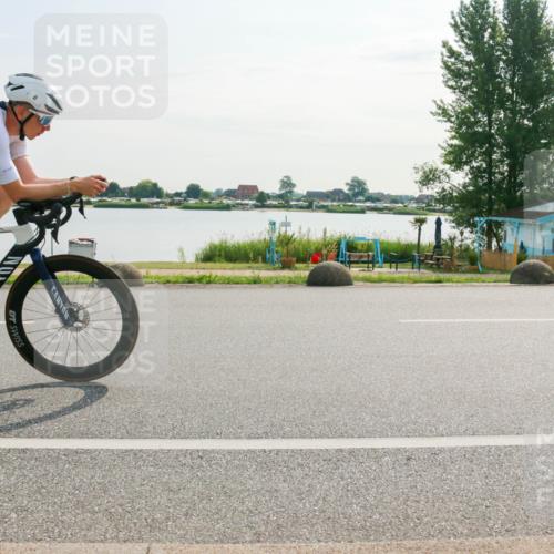 15.06.2025 - 27. Vierlanden-Triathlon H.Heesch http://msf.ph/oto/8015607 15.06.2025 09:10:10 Radfahren 8 meine-sportfotos.de
