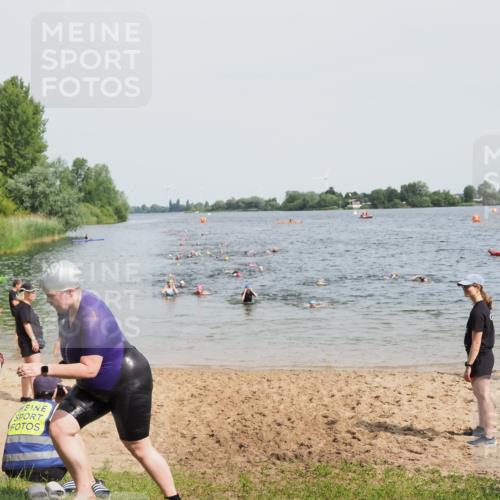21.06.2025 - 27. Vierlanden-Triathlon MichiJ http://msf.ph/oto/8015627 15.06.2026 10:16:35 Schwimmen 487, 491, 499, 549, 574, 614, 634 meine-sportfotos.de