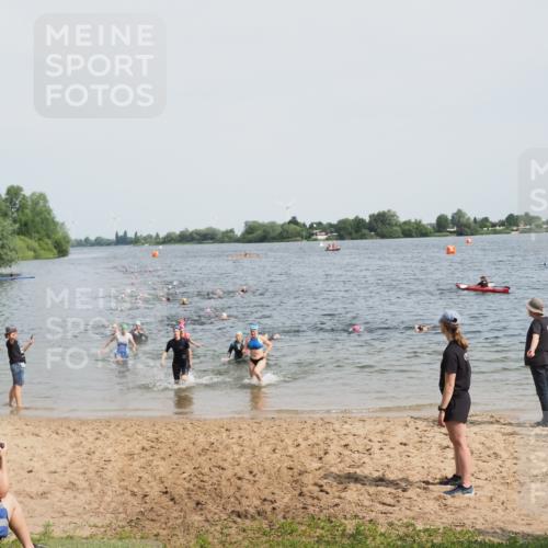 21.06.2025 - 27. Vierlanden-Triathlon MichiJ http://msf.ph/oto/8015634 15.06.2026 10:16:41 Schwimmen 501, 516, 549, 604, 633 meine-sportfotos.de