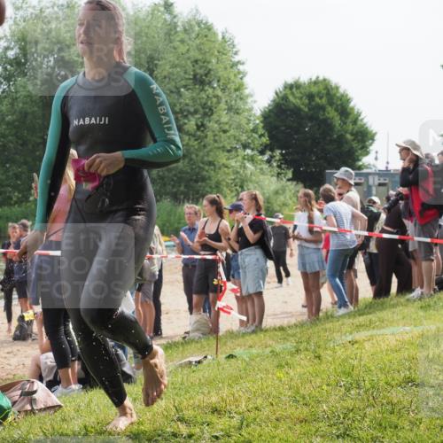15.06.2025 - 27. Vierlanden-Triathlon KatJ http://msf.ph/oto/8015636 15.06.2025 10:15:39 Schwimmen 508, 509, 511, 554, 564, 620 meine-sportfotos.de