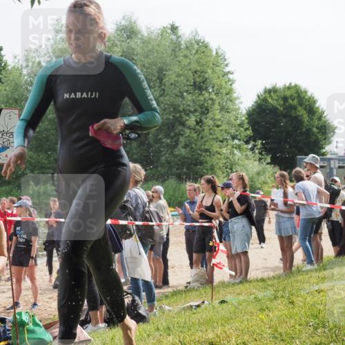 15.06.2025 - 27. Vierlanden-Triathlon KatJ http://msf.ph/oto/8015640 15.06.2025 10:15:39 Schwimmen 508, 509, 511, 554, 564, 620 meine-sportfotos.de