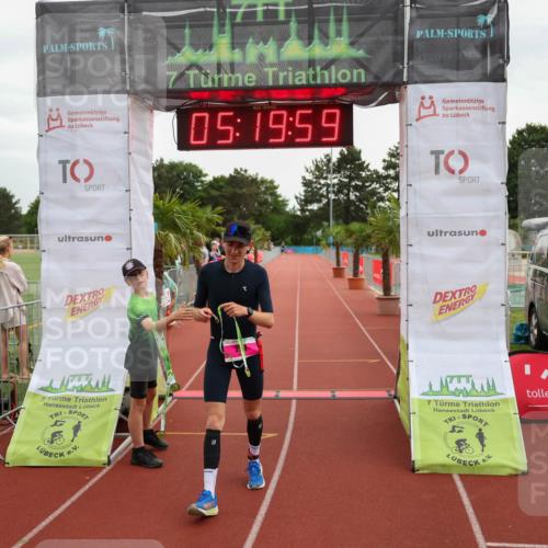 15.06.2025 - 7 Türme Triathlon Michael Strokosch http://msf.ph/oto/8015669 15.06.2025 15:19:59 Ziel 257 meine-sportfotos.de