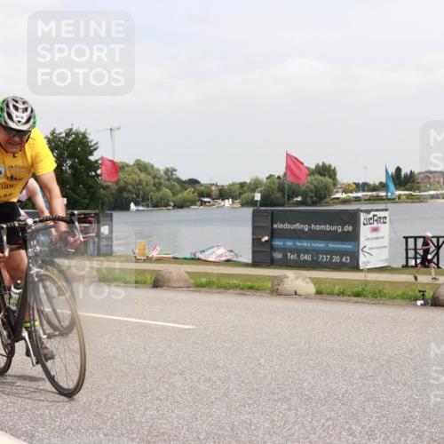 21.06.2025 - 27. Vierlanden-Triathlon H.Heesch http://msf.ph/oto/8015678 15.06.2025 12:04:03 Radfahren 151, 764, 775, 798, 858, 956 meine-sportfotos.de