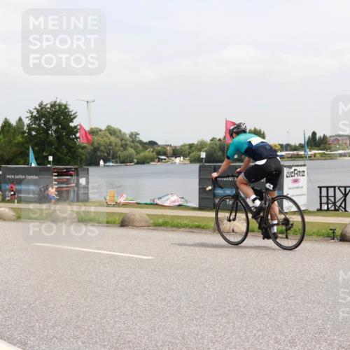 21.06.2025 - 27. Vierlanden-Triathlon H.Heesch http://msf.ph/oto/8015715 15.06.2025 12:04:05 Radfahren 735, 764, 775, 798, 858, 956 meine-sportfotos.de