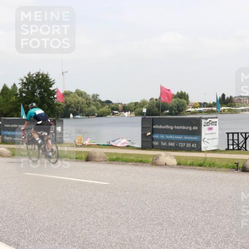 21.06.2025 - 27. Vierlanden-Triathlon H.Heesch http://msf.ph/oto/8015723 15.06.2025 12:04:06 Radfahren 653, 735, 764, 775, 798, 858, 956 meine-sportfotos.de