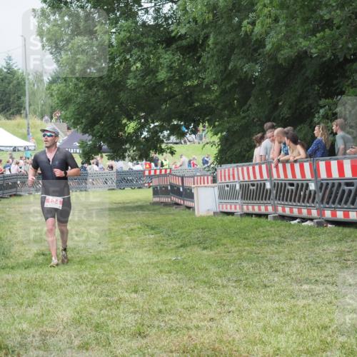 21.06.2025 - 27. Vierlanden-Triathlon KatJ http://msf.ph/oto/8015735 15.06.2025 13:13:48 Ziel 134 meine-sportfotos.de