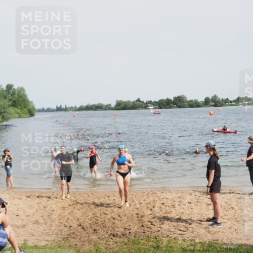 21.06.2025 - 27. Vierlanden-Triathlon MichiJ http://msf.ph/oto/8015736 15.06.2026 10:16:45 Schwimmen 501, 516, 595, 604, 633 meine-sportfotos.de
