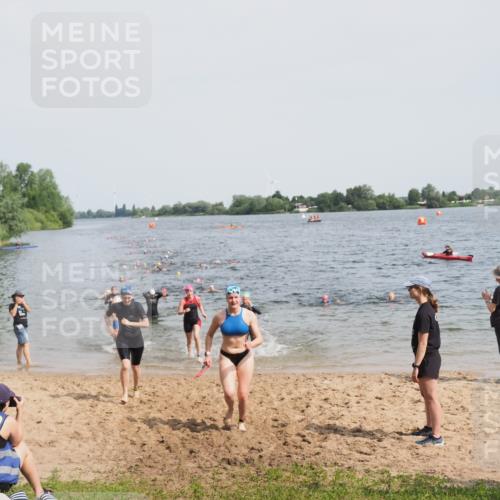 21.06.2025 - 27. Vierlanden-Triathlon MichiJ http://msf.ph/oto/8015748 15.06.2026 10:16:45 Schwimmen 501, 516, 595, 604, 633 meine-sportfotos.de