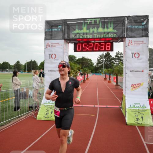 15.06.2025 - 7 Türme Triathlon Michael Strokosch http://msf.ph/oto/8015770 15.06.2025 15:20:38 Ziel 315 meine-sportfotos.de