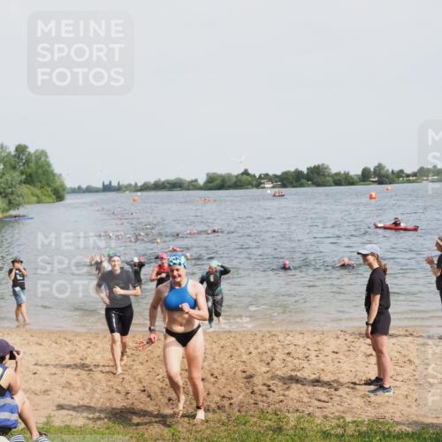 21.06.2025 - 27. Vierlanden-Triathlon MichiJ http://msf.ph/oto/8015773 15.06.2026 10:16:46 Schwimmen 501, 516, 551, 595, 604, 633 meine-sportfotos.de