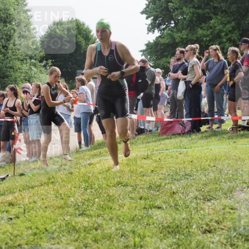 15.06.2025 - 27. Vierlanden-Triathlon KatJ http://msf.ph/oto/8015775 15.06.2025 10:15:45 Schwimmen 483, 508, 509, 511, 564, 577, 590, 620 meine-sportfotos.de