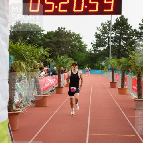 15.06.2025 - 7 Türme Triathlon Michael Strokosch http://msf.ph/oto/8015778 15.06.2025 15:20:58 Ziel 316 meine-sportfotos.de