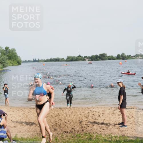 21.06.2025 - 27. Vierlanden-Triathlon MichiJ http://msf.ph/oto/8015784 15.06.2026 10:16:47 Schwimmen 501, 516, 551, 595, 604, 633 meine-sportfotos.de
