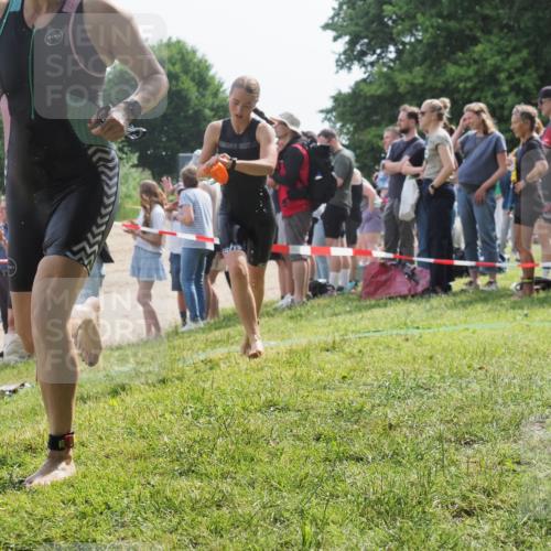 15.06.2025 - 27. Vierlanden-Triathlon KatJ http://msf.ph/oto/8015786 15.06.2025 10:15:46 Schwimmen 483, 509, 511, 564, 577, 590, 630 meine-sportfotos.de