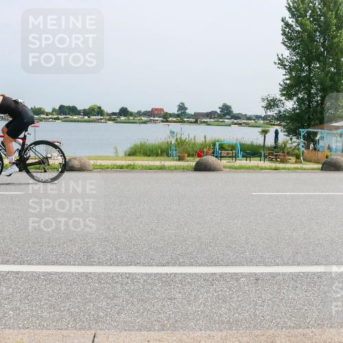 21.06.2025 - 27. Vierlanden-Triathlon H.Heesch http://msf.ph/oto/8015819 15.06.2025 11:55:24 Radfahren 835, 920, 960, 962, 982 meine-sportfotos.de