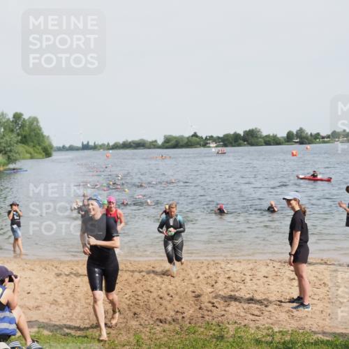 21.06.2025 - 27. Vierlanden-Triathlon MichiJ http://msf.ph/oto/8015825 15.06.2026 10:16:48 Schwimmen 501, 516, 551, 595, 604, 633 meine-sportfotos.de