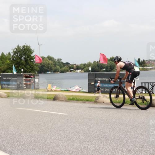 21.06.2025 - 27. Vierlanden-Triathlon H.Heesch http://msf.ph/oto/8015855 15.06.2025 12:04:19 Radfahren 19, 880, 932 meine-sportfotos.de