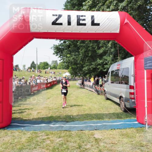 21.06.2025 - 27. Vierlanden-Triathlon MichiJ http://msf.ph/oto/8015863 15.06.2026 11:32:25 Ziel 523 meine-sportfotos.de