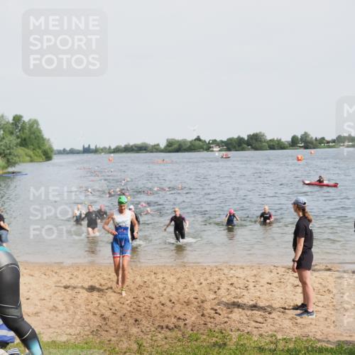 21.06.2025 - 27. Vierlanden-Triathlon MichiJ http://msf.ph/oto/8015884 15.06.2026 10:16:51 Schwimmen 484, 501, 516, 551, 566, 595, 604, 633 meine-sportfotos.de