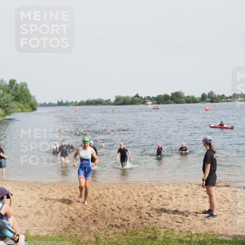 21.06.2025 - 27. Vierlanden-Triathlon MichiJ http://msf.ph/oto/8015888 15.06.2026 10:16:51 Schwimmen 484, 501, 516, 551, 566, 595, 604, 633 meine-sportfotos.de