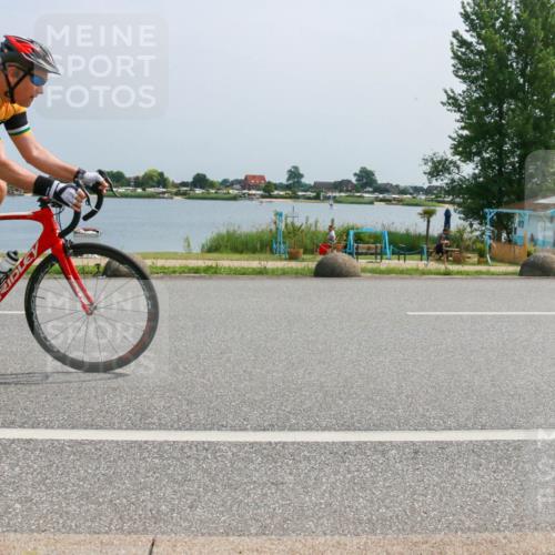 21.06.2025 - 27. Vierlanden-Triathlon H.Heesch http://msf.ph/oto/8015938 15.06.2025 11:55:33 Radfahren  meine-sportfotos.de