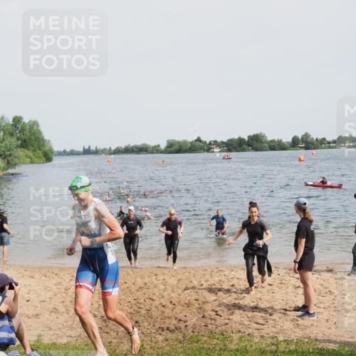 21.06.2025 - 27. Vierlanden-Triathlon MichiJ http://msf.ph/oto/8015944 15.06.2026 10:16:54 Schwimmen 471, 484, 501, 516, 551, 566, 595, 604, 610, 633 meine-sportfotos.de