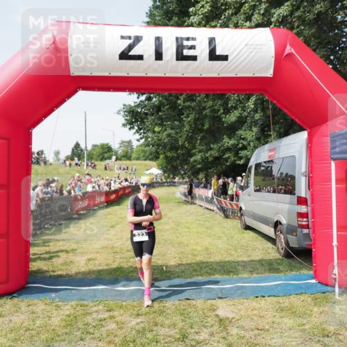 21.06.2025 - 27. Vierlanden-Triathlon MichiJ http://msf.ph/oto/8015950 15.06.2026 11:32:27 Ziel 523 meine-sportfotos.de
