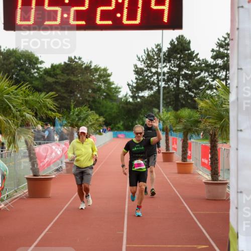 15.06.2025 - 7 Türme Triathlon Michael Strokosch http://msf.ph/oto/8015964 15.06.2025 15:22:04 Ziel 255 meine-sportfotos.de