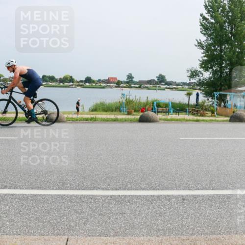 21.06.2025 - 27. Vierlanden-Triathlon H.Heesch http://msf.ph/oto/8015972 15.06.2025 11:55:37 Radfahren 739 meine-sportfotos.de