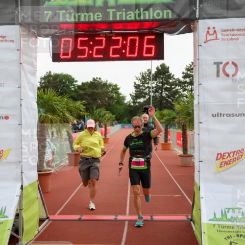 15.06.2025 - 7 Türme Triathlon Michael Strokosch http://msf.ph/oto/8015978 15.06.2025 15:22:06 Ziel 255 meine-sportfotos.de