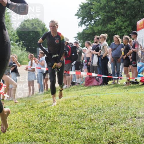 15.06.2025 - 27. Vierlanden-Triathlon KatJ http://msf.ph/oto/8016006 15.06.2025 10:15:50 Schwimmen 483, 505, 509, 564, 577, 590, 630 meine-sportfotos.de