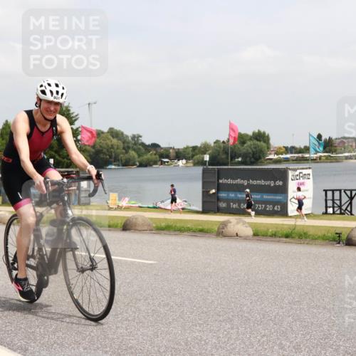 21.06.2025 - 27. Vierlanden-Triathlon H.Heesch http://msf.ph/oto/8016014 15.06.2025 12:04:25 Radfahren 792, 804, 901, 904, 954 meine-sportfotos.de